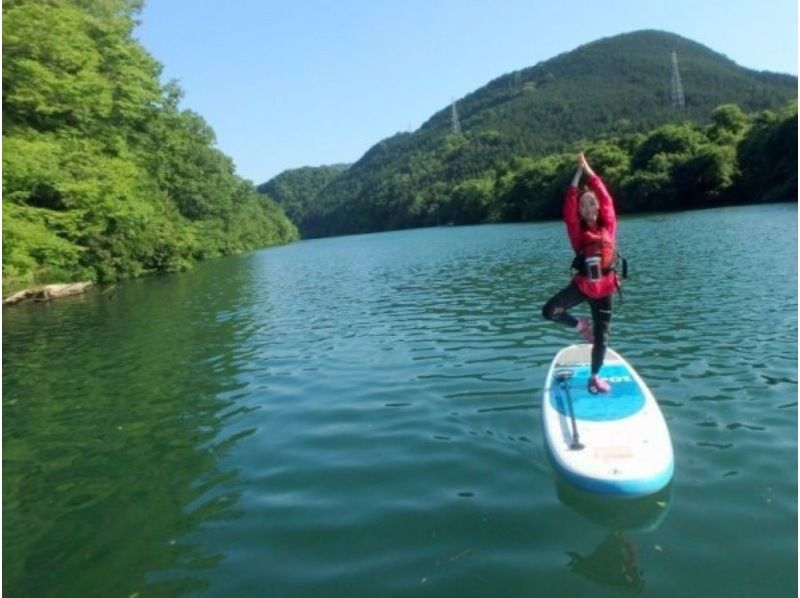 ◆長瀞レイクSUP◆静かな湖でのんびりクルージング！ドライヤーとシャワーブース完備で女性も身支度も安心♪カップル・ファミリーでも楽しめます♪の紹介画像