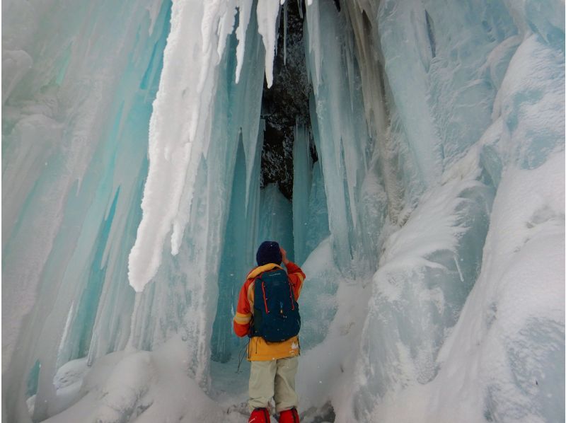 【山形　蔵王】仙人沢氷瀑と樹氷を巡るスノーシューツアー　無料送迎可　多くの人に山形の良さを知ってほしいから【安心価格】のガイド付きツアーの紹介画像