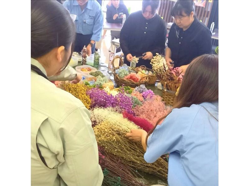 【秋田|横手】お好きなお花使い放題!ハーバリウム作りの紹介画像