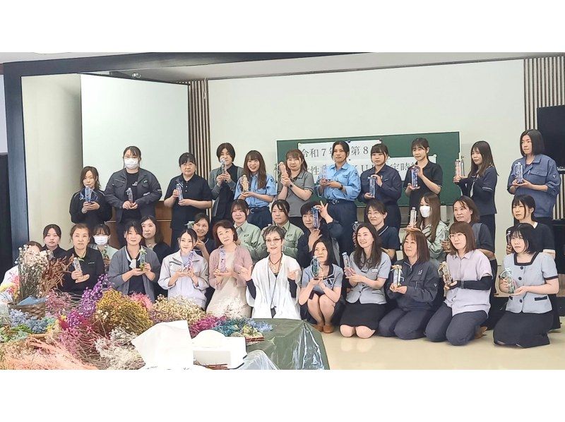 【秋田|横手】お好きなお花使い放題!ハーバリウム作りの紹介画像