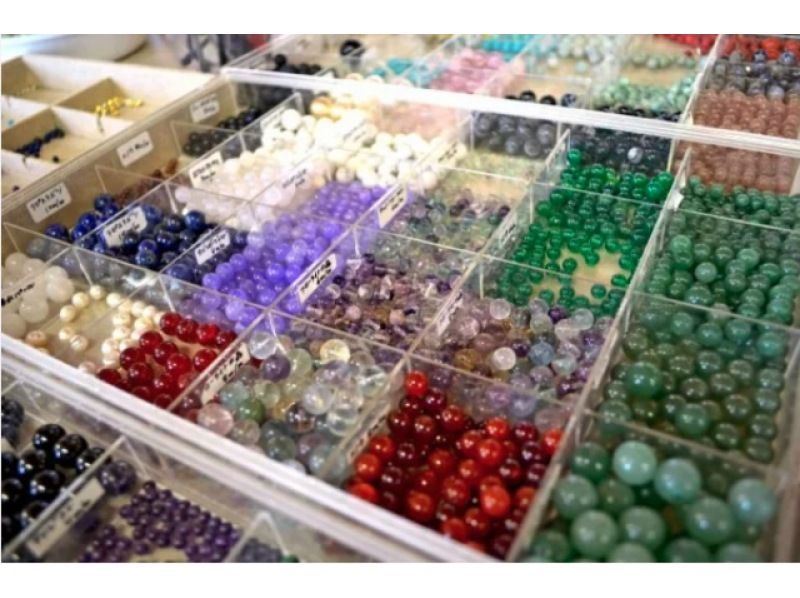 [秋田|横手]选择你最喜欢的宝石，提高你的运气！天然石饰品制作体验の紹介画像