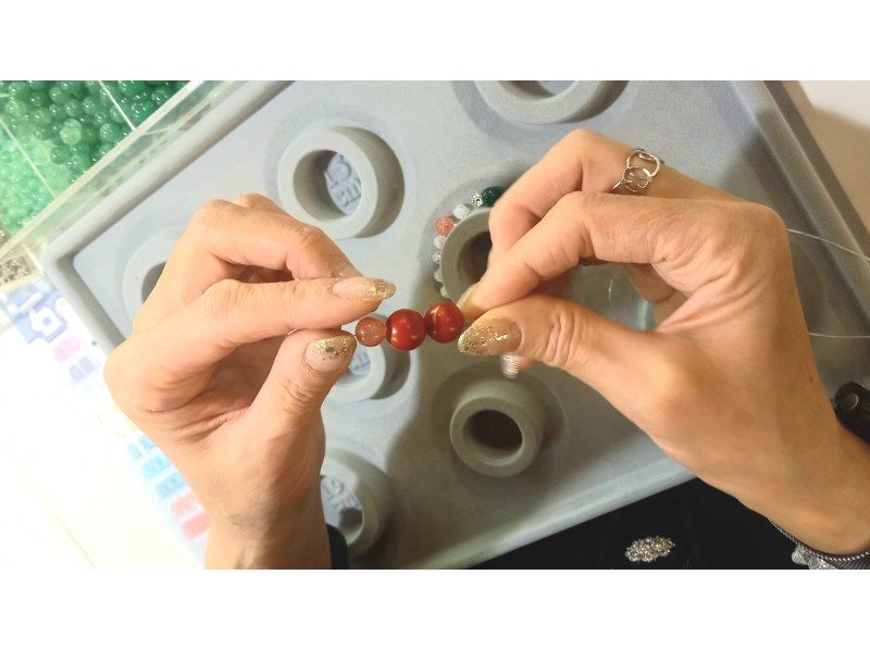 [秋田|橫手]選擇你最喜歡的寶石，提高你的運氣！天然石飾品製作體驗の紹介画像