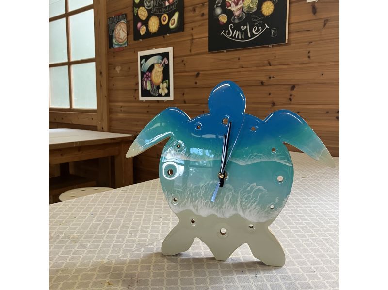 【宮古島】（送料込み！！）自分だけの海を作れる！海レジンボード作り体験。の紹介画像