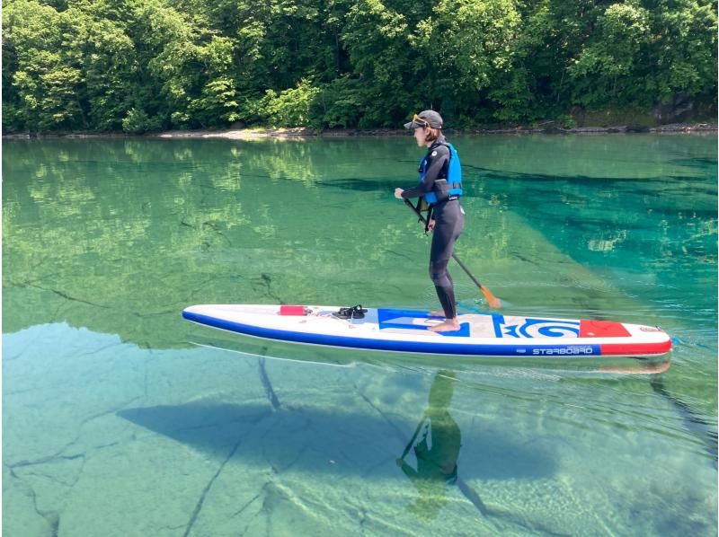 [北海道/千歲]支笏湖SUP體驗|在日本水質最好的支笏湖輕鬆巡航！ ｜讓我們在具有出色透明度的Instagram值得拍照的地方拍照！の紹介画像