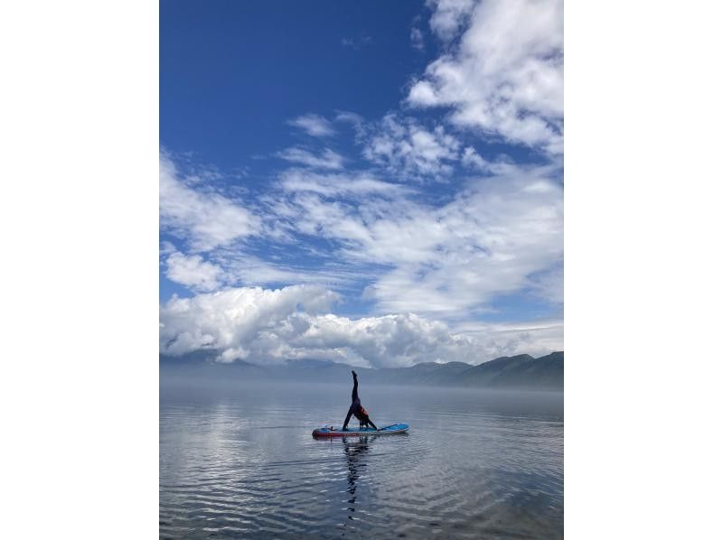 [北海道/千歲]支笏湖SUP體驗|在日本水質最好的支笏湖輕鬆巡航！ ｜讓我們在具有出色透明度的Instagram值得拍照的地方拍照！の紹介画像