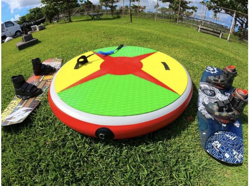 【今帰仁・古宇利島】初心者大歓迎♪ディスクボードとウェイクボードのどちらか1点と最新バナナボートなどがセットの特別プランの紹介画像