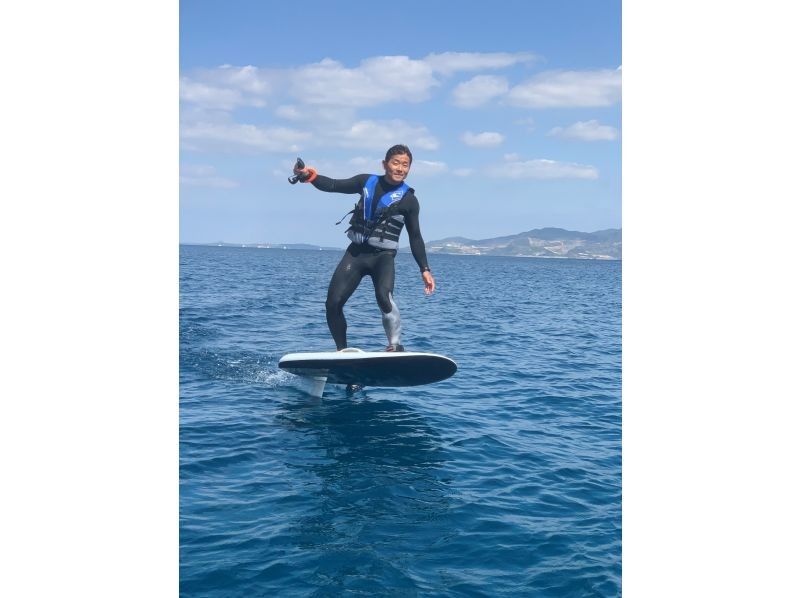 [Okinawa, Nago] The first on Okinawa's main island ☆ Electric foil board, E-foil water gliding! Fliteboard certified school ☆ Filming with Insta360 OK!の紹介画像