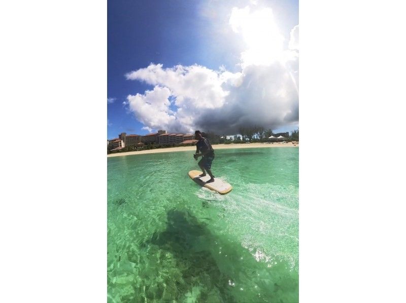 [Okinawa, Nago] The first on Okinawa's main island ☆ Electric foil board, E-foil water gliding! Fliteboard certified school ☆ Filming with Insta360 OK!の紹介画像