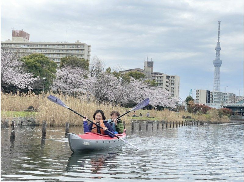 【東京・江戸川】都会でカヌーを楽しもう！逆さスカイツリーを眺める！スカイツリーミドルカヌーツアー 4歳～シニアまでOKの紹介画像