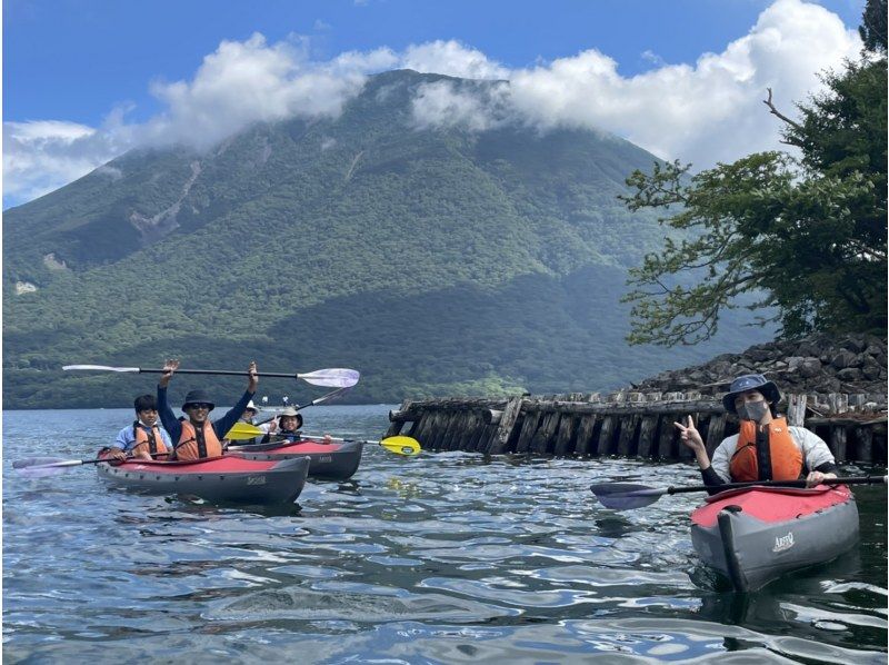 【栃木・日光】いつもと違う視線で眺める中禅寺湖の景色や体験を求める方へ！中禅寺湖半日ロングカヌーツアーの紹介画像