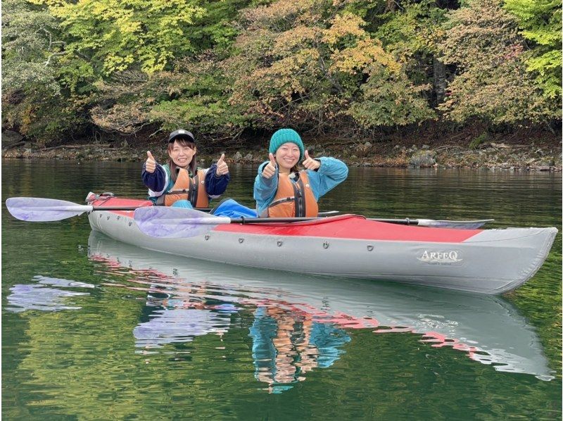 【栃木・日光】いつもと違う視線で眺める中禅寺湖の景色や体験を求める方へ！中禅寺湖半日ロングカヌーツアーの紹介画像