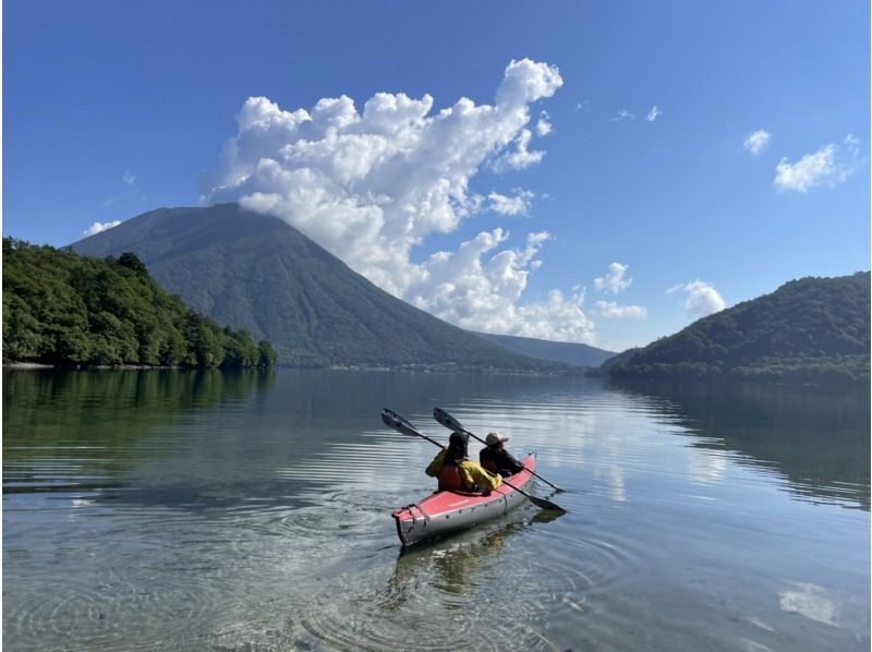 [Tochigi / Nikko] Enjoy the fantastic scenery unique to early morning! Lake Chuzenji early morning canoe tourの紹介画像