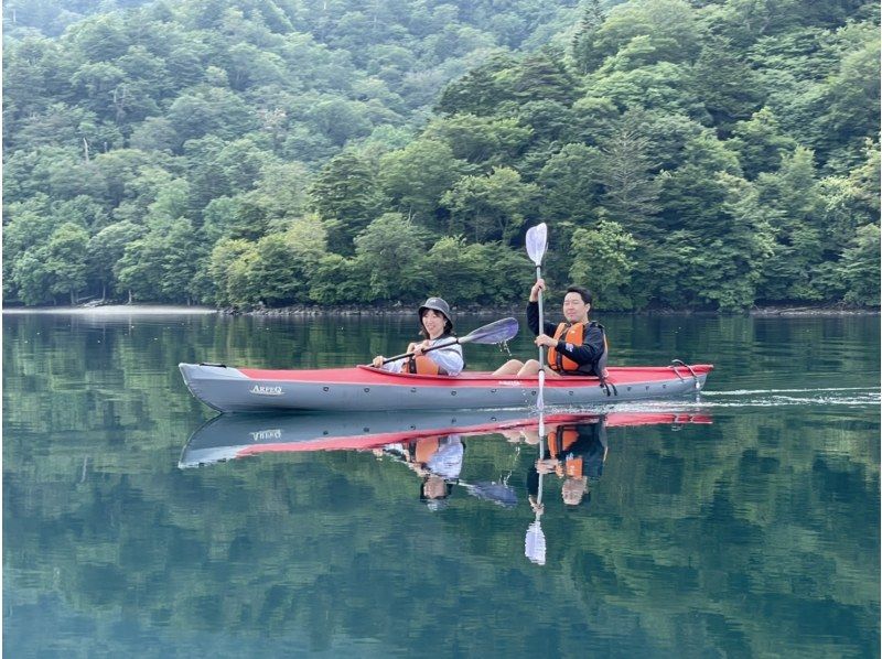 [Tochigi / Nikko] Enjoy the fantastic scenery unique to early morning! Lake Chuzenji early morning canoe tourの紹介画像