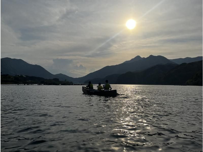 【山梨・河口湖】夕方90分プラン　富士山を眺めての湖上散歩♪　カナディアンカヌー体験ツアーの紹介画像