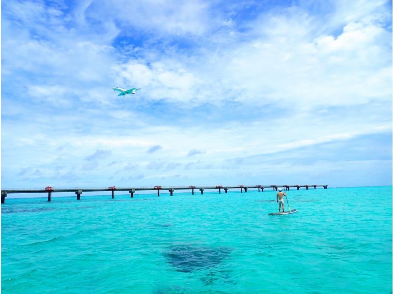 [Okinawa / Miyakojima / Irabujima] SUP cruising tour charter! With drone shooting!の紹介画像