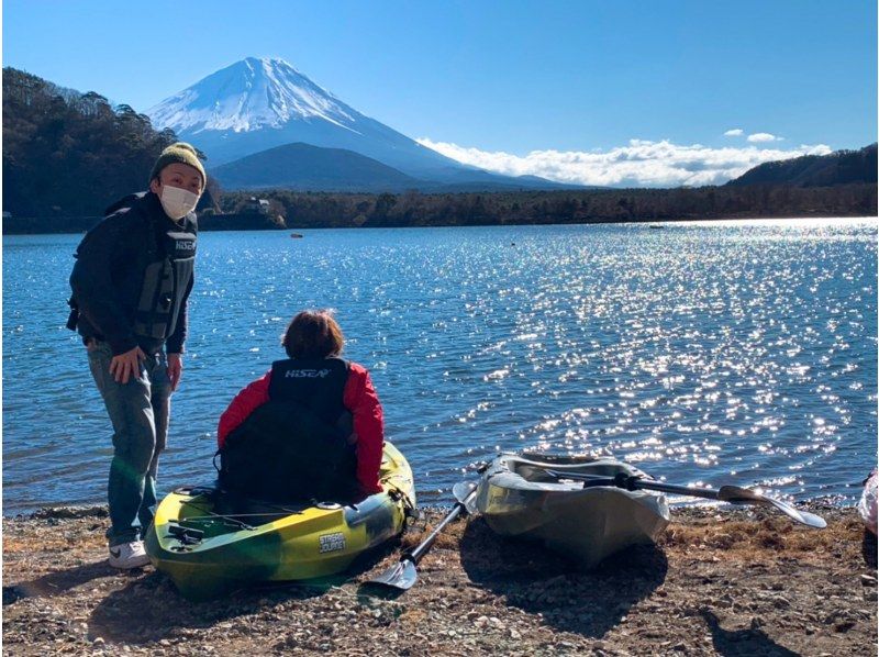 【山梨県・精進湖】2人乗り用カヤック！富士山をバックに精進湖でカヤック！！の紹介画像