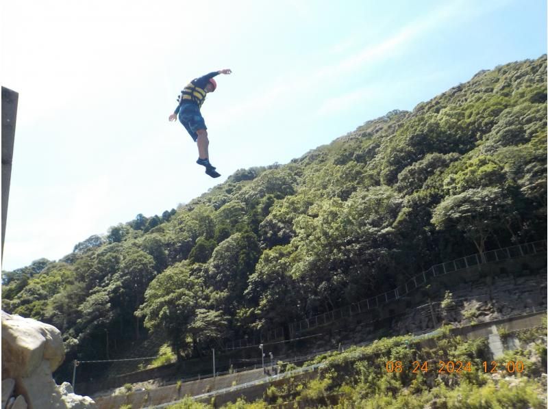 【熊本・人吉】13時集合のエンジョイコース♪九州ではここだけ！川遊び満載のラフティング体験！