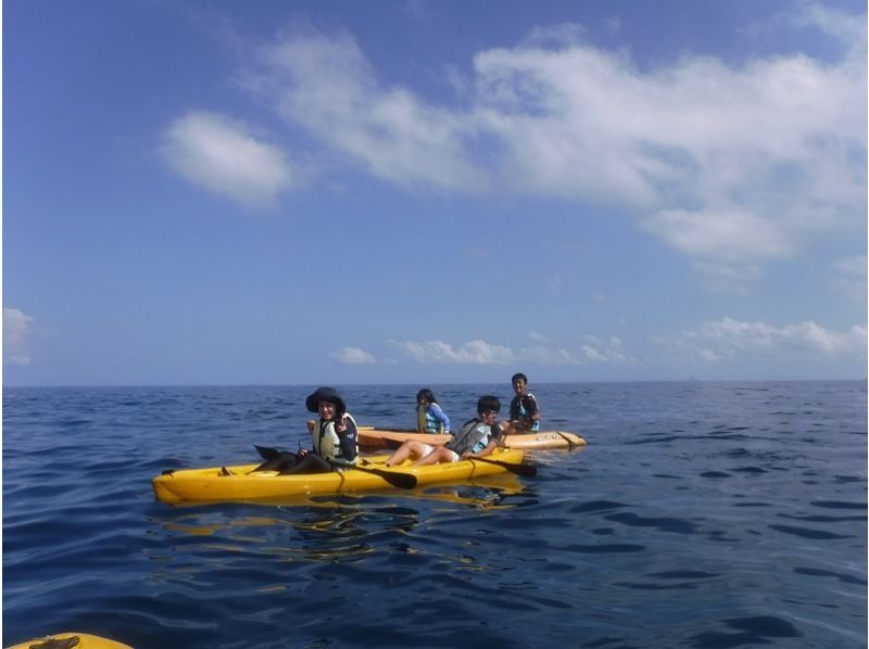 【沖縄　恩納村】沖縄の美しい海をのんびり楽しむ！シーカヤックの紹介画像