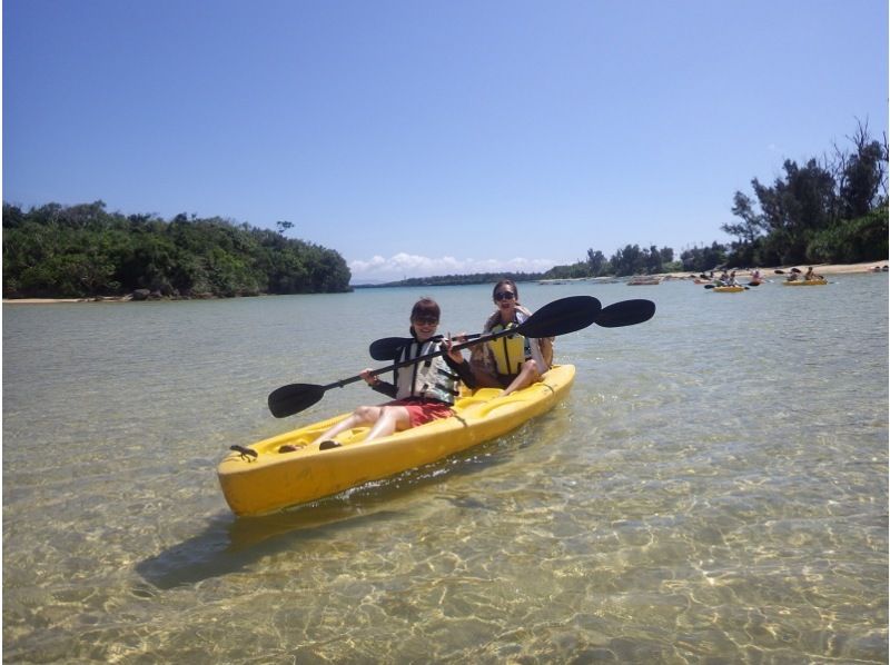 【沖縄　恩納村】沖縄の美しい海をのんびり楽しむ！シーカヤックの紹介画像