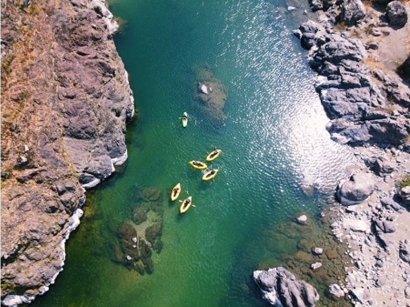 [Kochi / Niyodogawa Town] "Niyodogawa Pack Craft Tour" The best river trip in Niyodogawa! Take a single-seater boat and explore the great valley created by the Niyodo River!の紹介画像