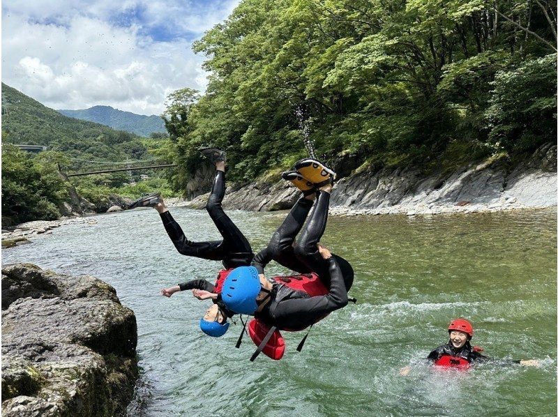 [群马/水上] 9月和10月仅限6岁至老年人的漂流半日课程！の紹介画像