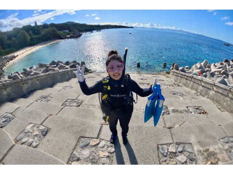 【沖縄・本部町】《送迎 可能》サンゴのお花畑に魚沢山10歳からOKのゴリラチョップビーチ体験ダイビング※送迎範囲ありの紹介画像