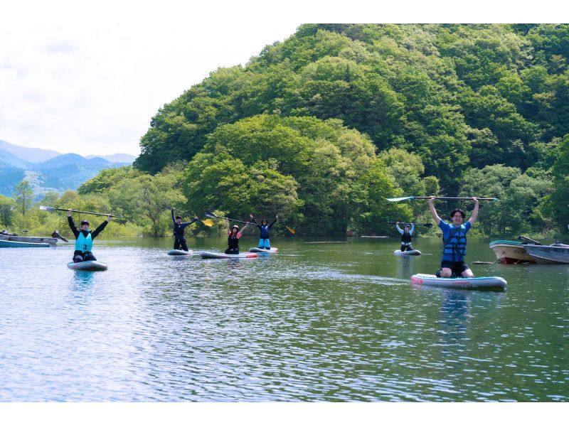 [Fukushima / Urabandai] Superb view SUP experience & guided tour! unexplored "Lake Akimoto"