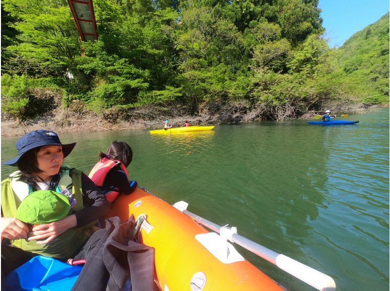 【南加賀　山中温泉】秋は紅葉！　乗り方いろいろ湖でまったりSUP ,パックラフト、カヤック！の紹介画像