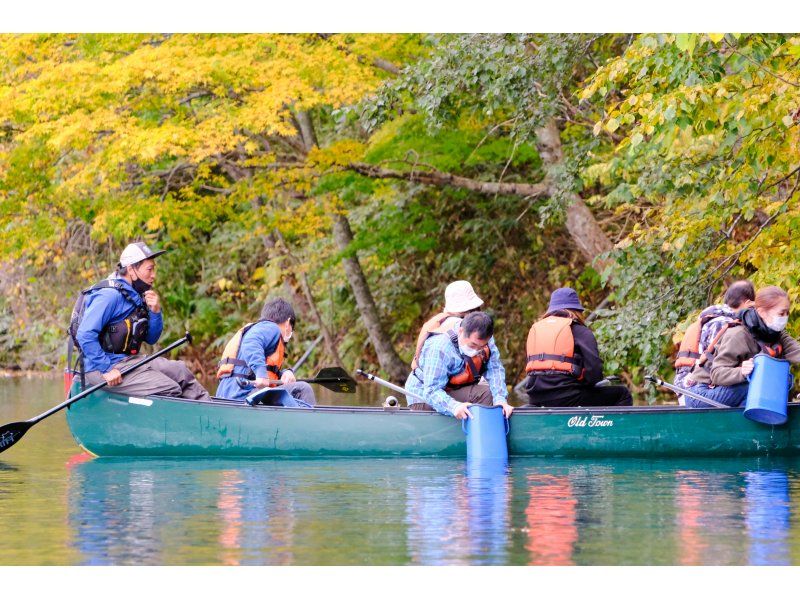 [Hokkaido / Lake Shikotsu] Lake Shikotsu Blue Cruising (90 minutes) Guided Twin Canoe Programの紹介画像