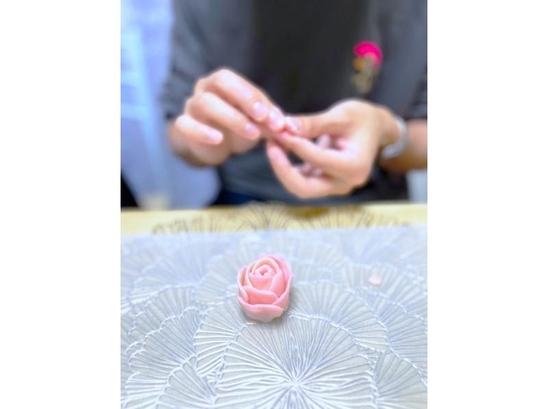 [Experiencing Nerikiri Japanese Sweets in Omotesando] Would you like to experience Japanese culture with a couple or women? Japanese sweets can be taken homeの紹介画像