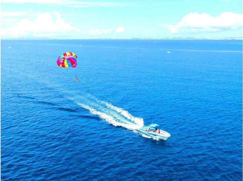 那覇発・慶良間諸島／パラセーリング★AJ那覇エリア年間口コミ３年連続第１位★GoPro・動画撮り放題★送迎・レインコート・バスタオル無料★の紹介画像