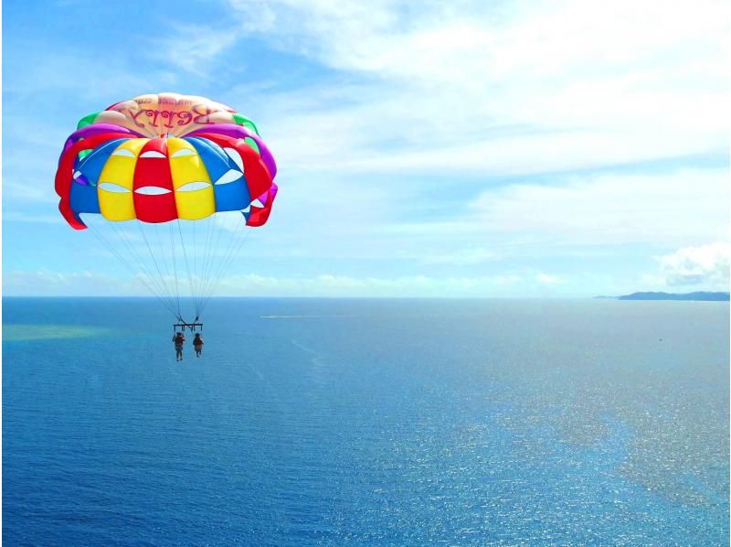 那覇発・慶良間諸島／パラセーリング★AJ那覇エリア年間口コミ３年連続第１位★GoPro・動画撮り放題★送迎・レインコート・バスタオル無料★の紹介画像