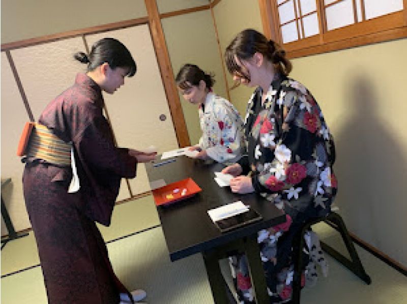 【京都・東山・二年坂】「日本の伝統を手に取る一時」 茶道体験コースへようこそ！の紹介画像