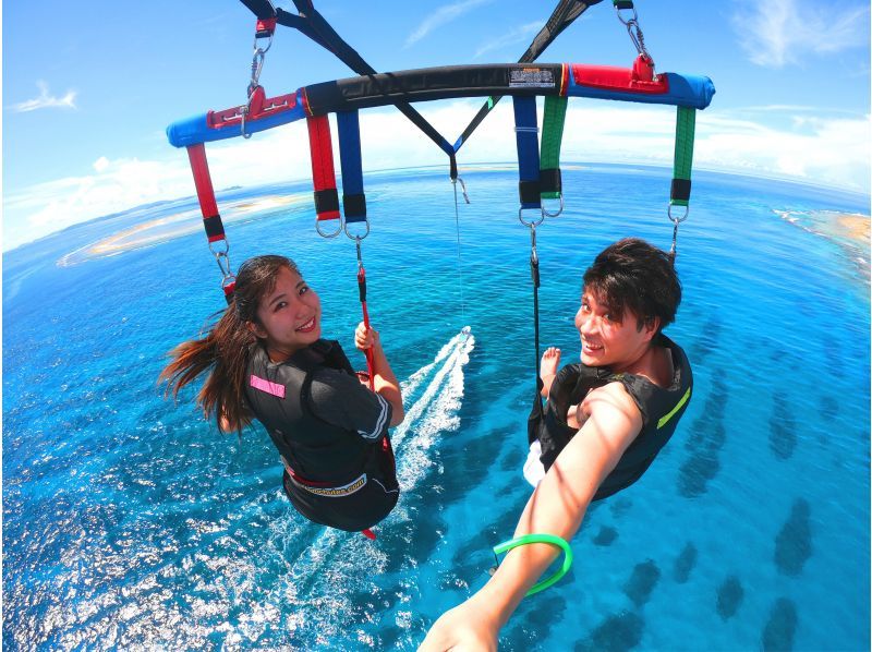 Departing from Naha, Kerama uninhabited island area, half-day/snorkeling & parasailing★2024 AJ Naha area review No.1★Unlimited play on the ocean slide★Completely non-smoking boat★の紹介画像
