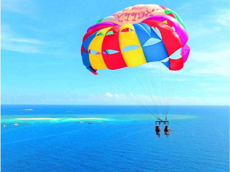 Departing from Naha, Kerama uninhabited island area, half-day/snorkeling & parasailing★2024 AJ Naha area review No.1★Unlimited play on the ocean slide★Completely non-smoking boat★の紹介画像