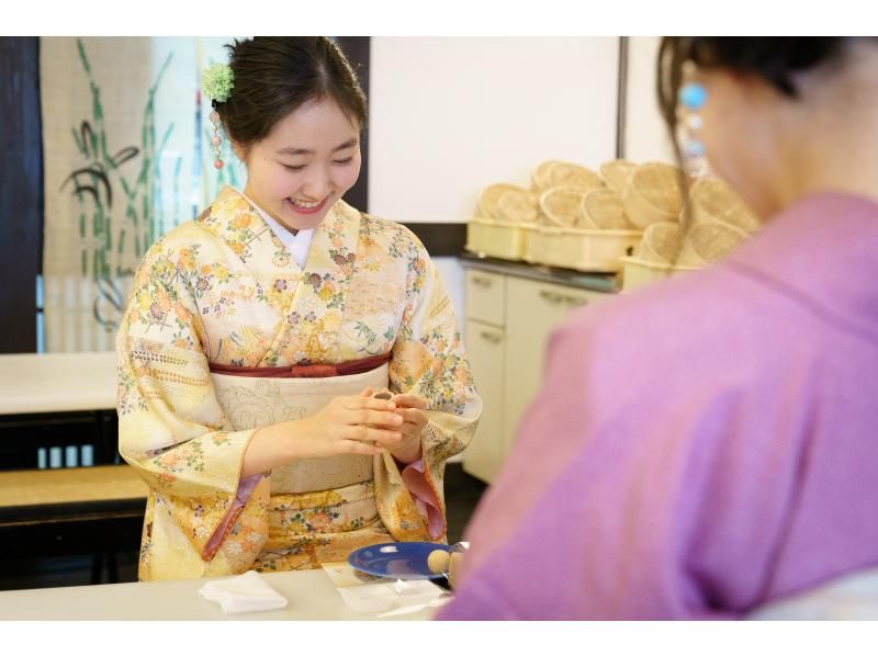 [Kyoto/Kiyomizu Temple] Kimono (Yukata) Japanese sweets experience 5,950 yen (excluding tax) Recommended for families and couples! It is a profitable collaboration planの紹介画像