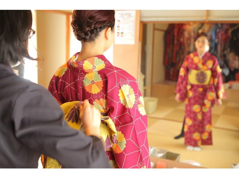 [Kyoto, Kiyomizu-dera Temple] Kimono (yukata) matcha + stone mill experience 7,000 yen (excluding tax) After the experience, you can also enjoy cherry blossom viewing! A great value collaboration planの紹介画像