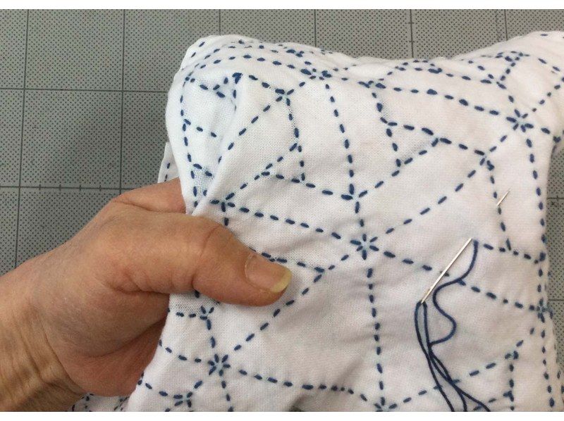 [Tokyo / Ebisu] Make one of the Japanese tradition, sashiko-filled flower cloth, purse, and place mat in 2 hours!の紹介画像