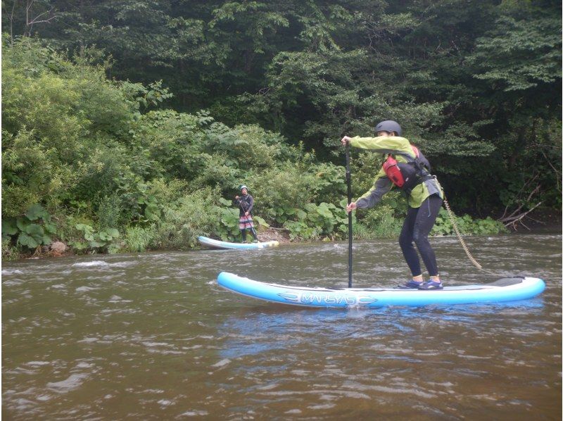 【北海道・ニセコ】☆SUP経験者向け☆流水チャレンジ！尻別川でリバーSUPを体験してみよう！の紹介画像