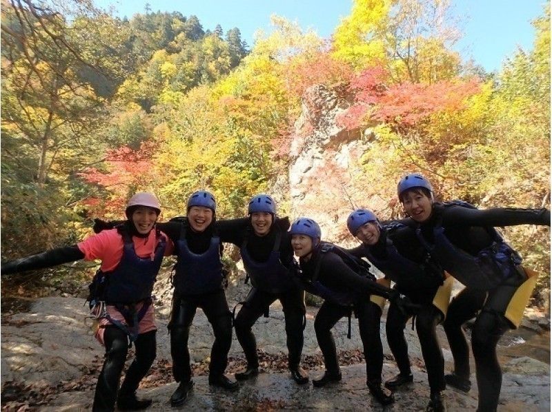 [Gunma ・ Minamikami] A thrilling mountain stream adventure! Canyoning Maple Course (half-day)の紹介画像