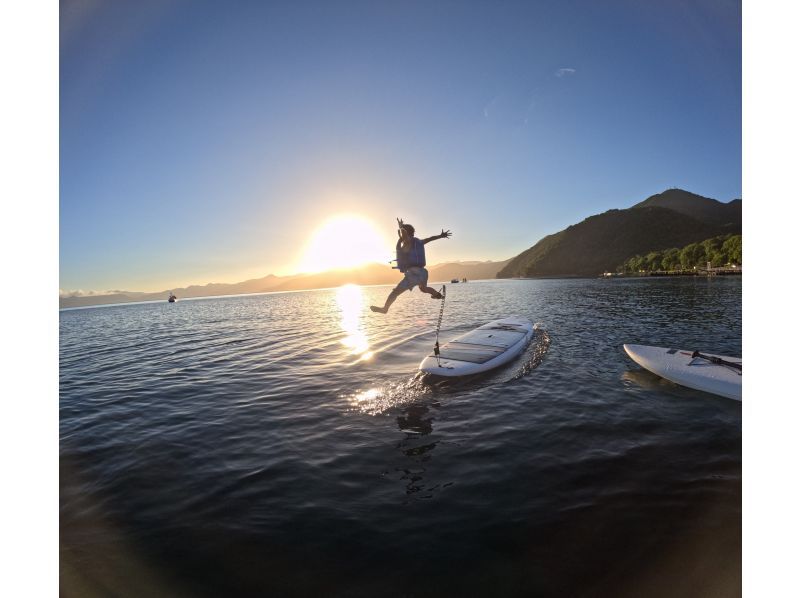 【北海道・千歳】口コミ限定〜水質日本一の支笏湖でSUP体験ツアー！最新GOPRO11撮影写真プレゼント（約2時間）※大人数も可能！の紹介画像