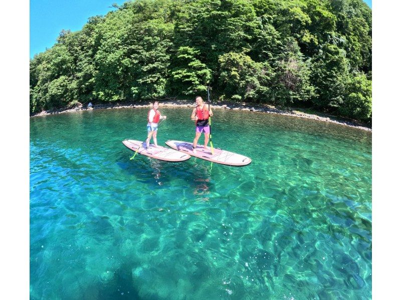【北海道・千歳】クリアな水面を水上散歩〜水質日本一の支笏湖でプレミアムSUP体験ツアー！撮影写真プレゼント（約2時間）※団体も可能！の紹介画像