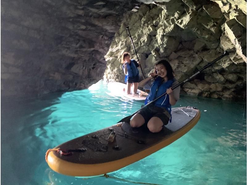 【北海道・余市・積丹】余市ブルーが幻想的な絶景スポットでSUP体験！青の洞窟SUPツアー　写真データープレゼント！