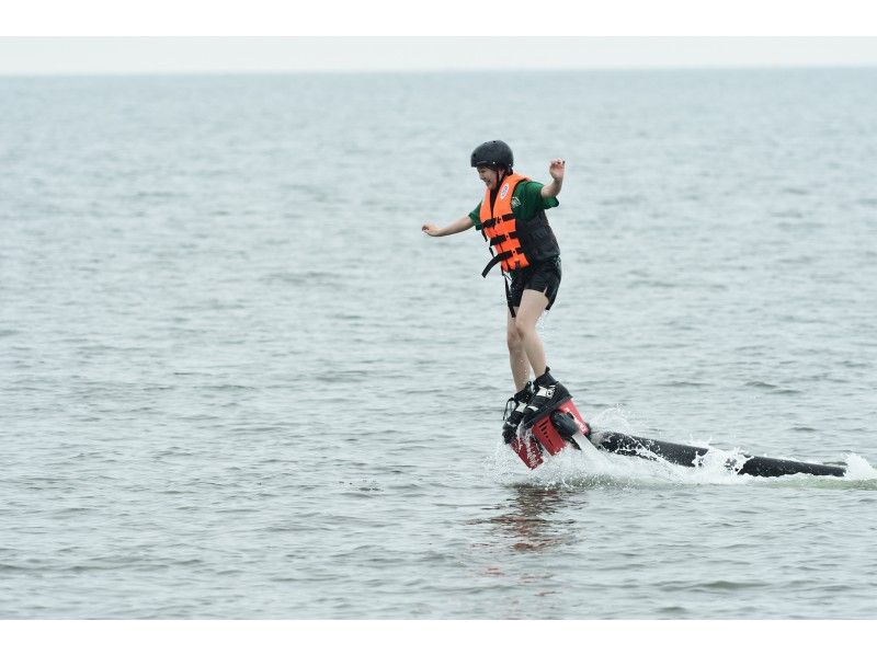 [Fukuoka, Yukuhashi] "Super Summer Sale 2024" Enjoy an aerial stroll on a flyboard♪♪ <For beginners * 30 minutes>の紹介画像