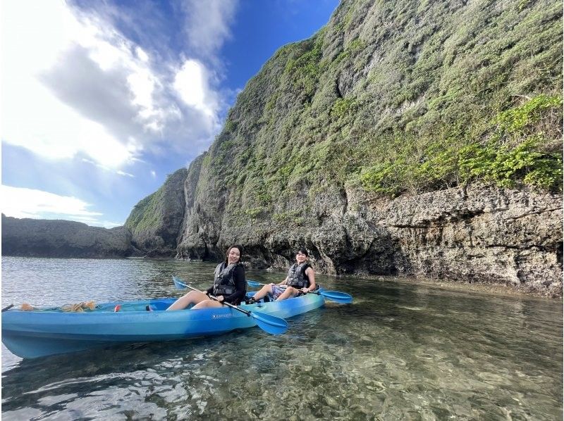 A memorable adventure that will last a lifetime! A tour around Kurima Island by sea kayak! Snorkeling included!の紹介画像