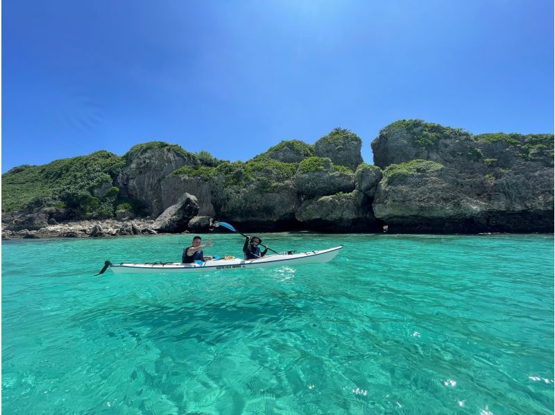 [Miyakojima] A great adventure!! A tour around Kurima Island by sea kayak! A hidden spot that can only be experienced here♪ A memory for a lifetime!の紹介画像