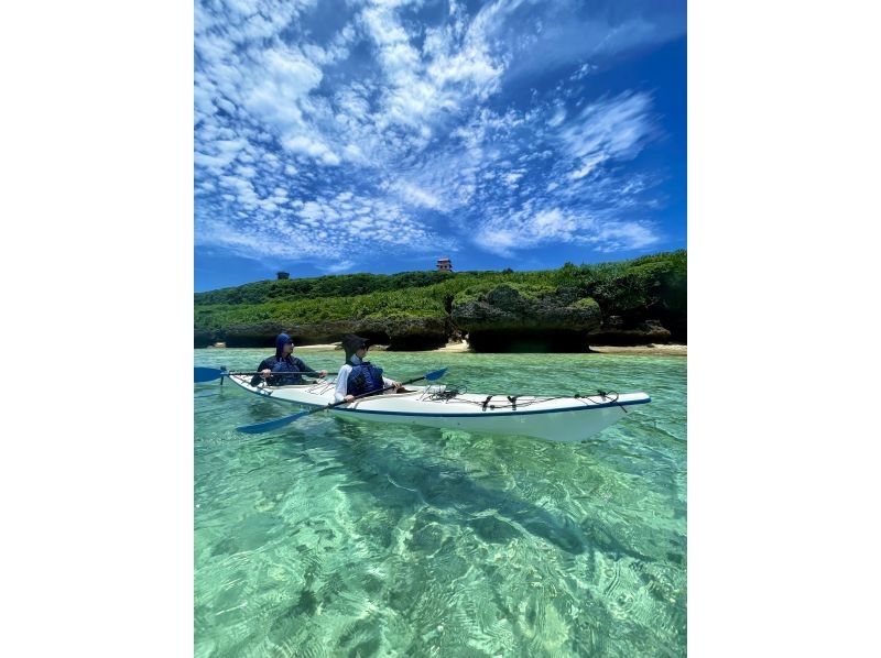 [Miyakojima] A great adventure!! A tour around Kurima Island by sea kayak! A hidden spot that can only be experienced here♪ A memory for a lifetime!の紹介画像