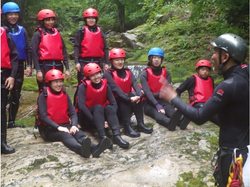 [群马水上]漂流和溪降组合之旅！享用2种丰盛美食，含午餐！旅游照片免费の紹介画像