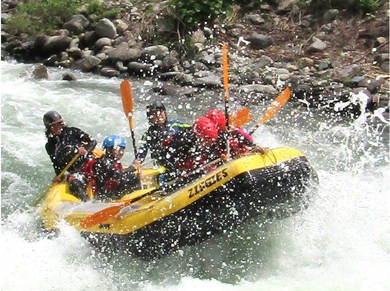 [群马水上]漂流和溪降组合之旅！享用2种丰盛美食，含午餐！旅游照片免费の紹介画像