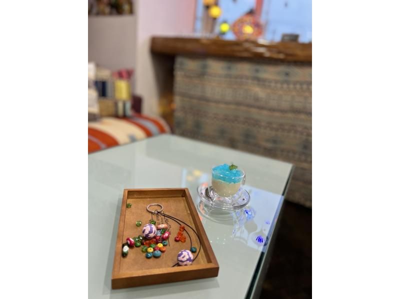 《Travel to Turkey at Nanki Shirahama. 》 Turkish amulet accessory making experience ★ Shirahama Town Tsumugi Cafeの紹介画像